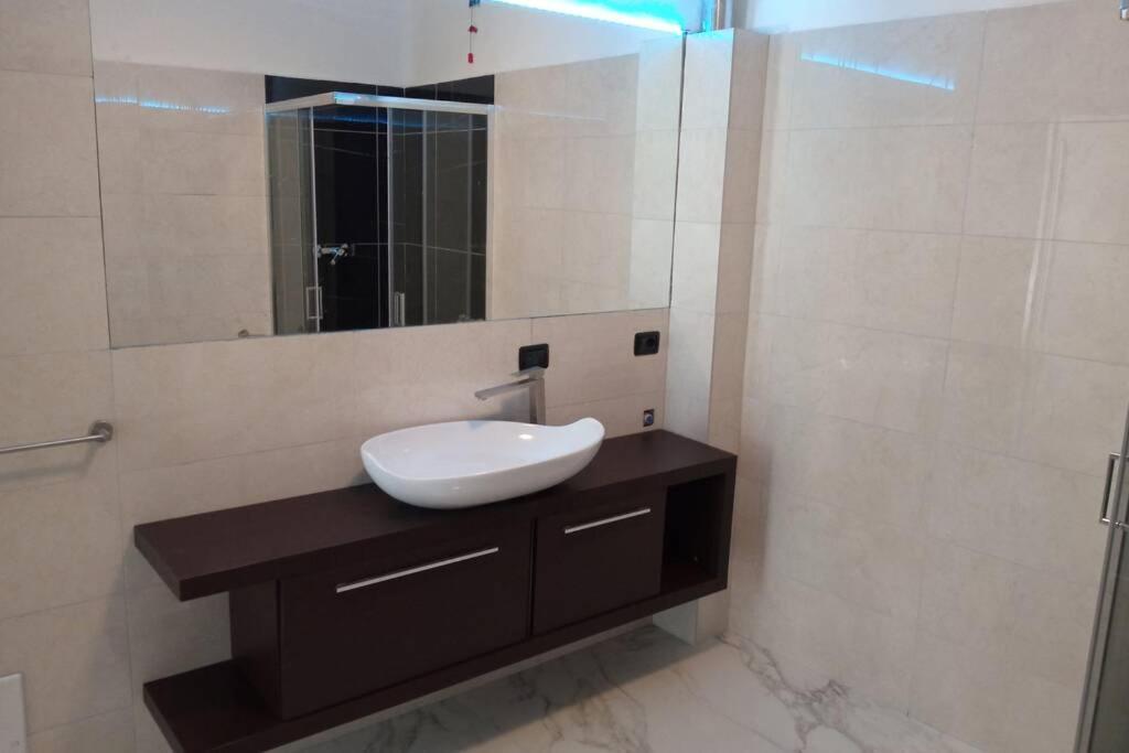 Ferienwohnung Entire Flat, Independent Entrance, 20 Mins To Bgy - Bergamo Milan Airport Nembro Exterior foto