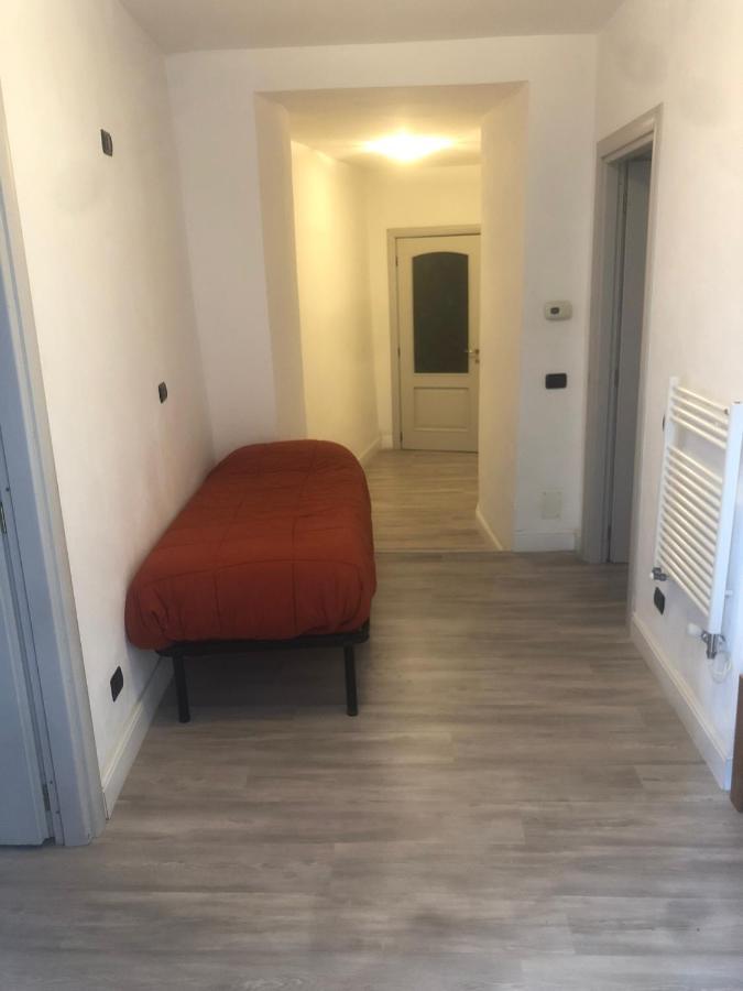 Ferienwohnung Entire Flat, Independent Entrance, 20 Mins To Bgy - Bergamo Milan Airport Nembro Exterior foto